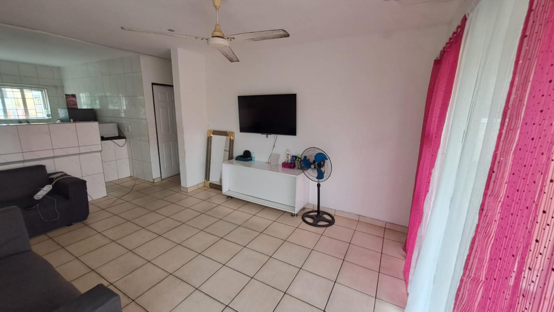 Lounges of property in Austerville