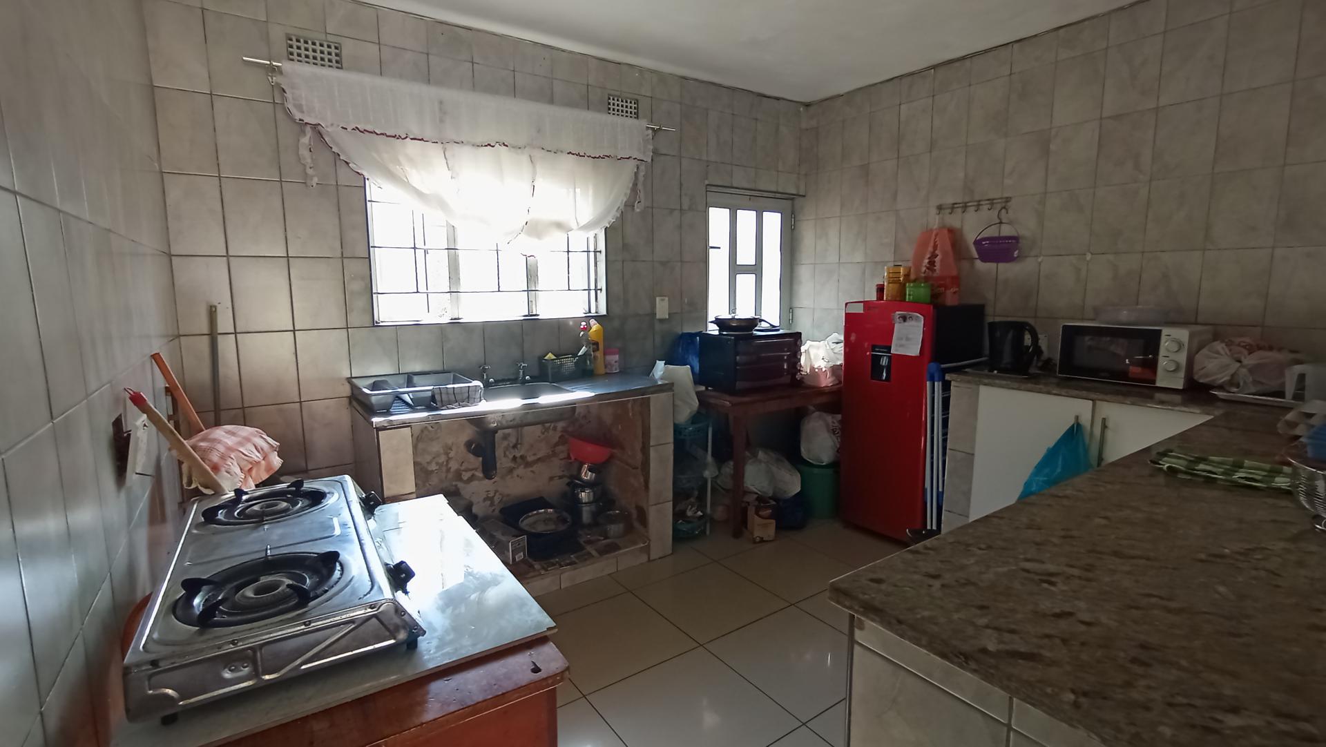 Kitchen - 44 square meters of property in Austerville
