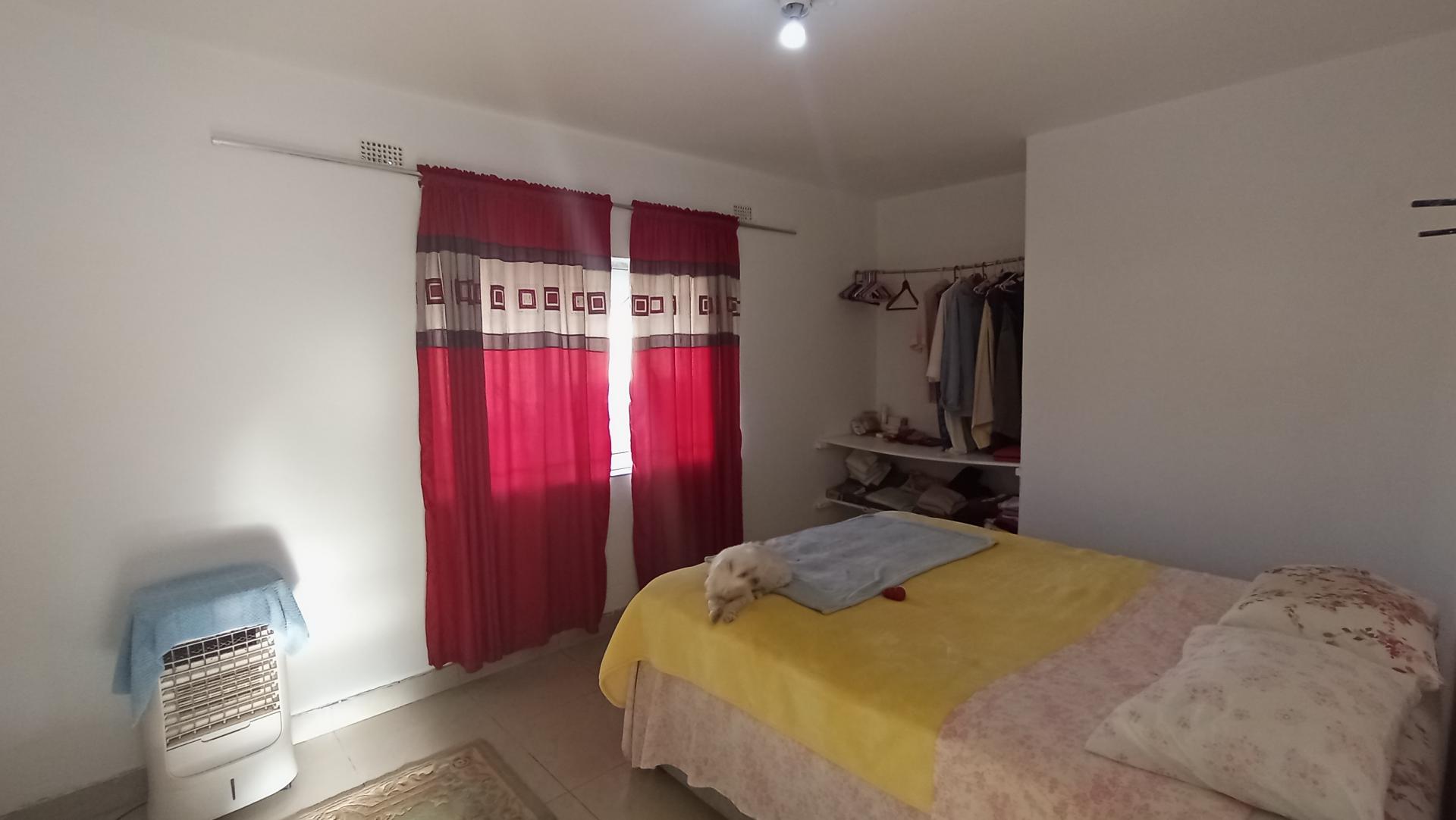 Bed Room 3 - 13 square meters of property in Austerville