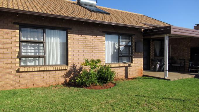 3 Bedroom Sectional Title for Sale For Sale in Eldoraigne - Private Sale - MR436011