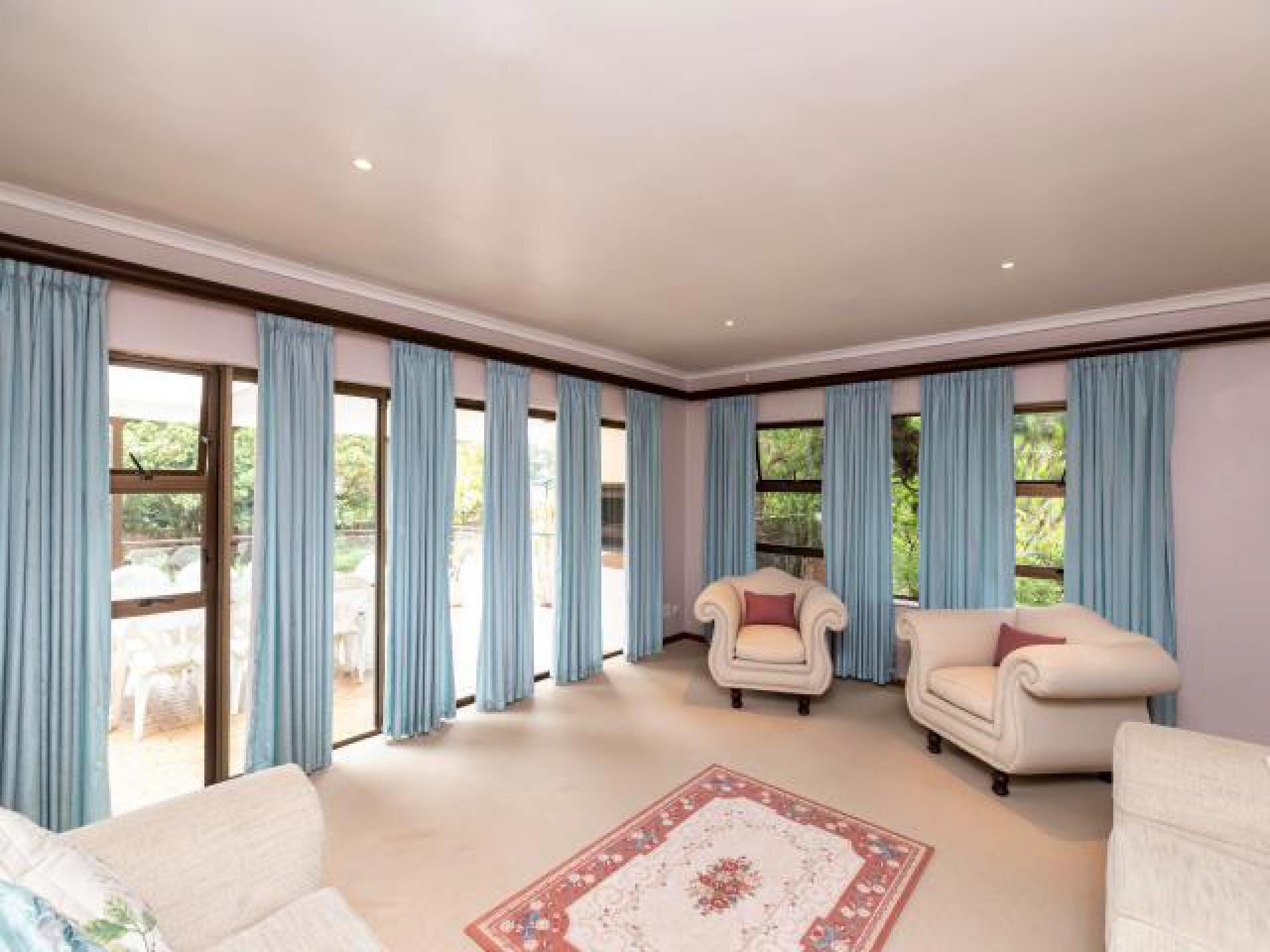 Lounges of property in Vincent Heights