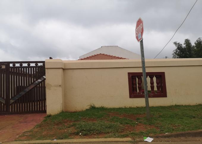 FNB SIE Sale In Execution 2 Bedroom House for Sale in Soweto - MR436422