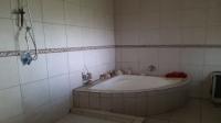 Main Bathroom - 18 square meters of property in Homestead Apple Orchards AH