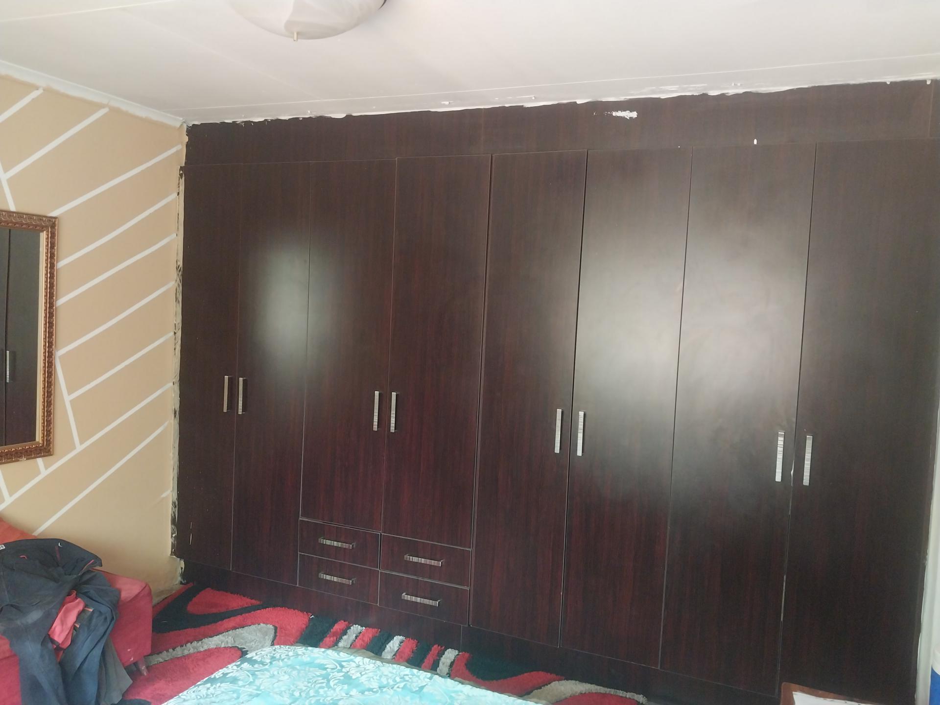 Bed Room 5+ - 10 square meters of property in Ninapark