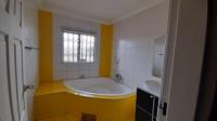 Main Bathroom - 6 square meters of property in Actonville