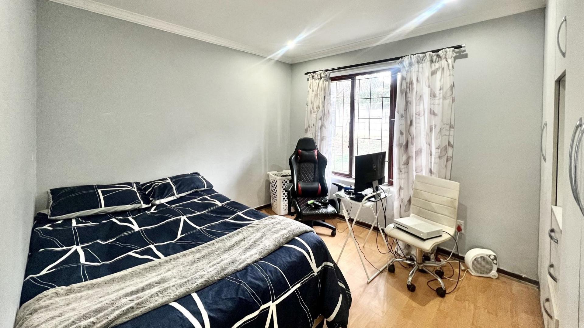 Bed Room 1 - 12 square meters of property in Pelham