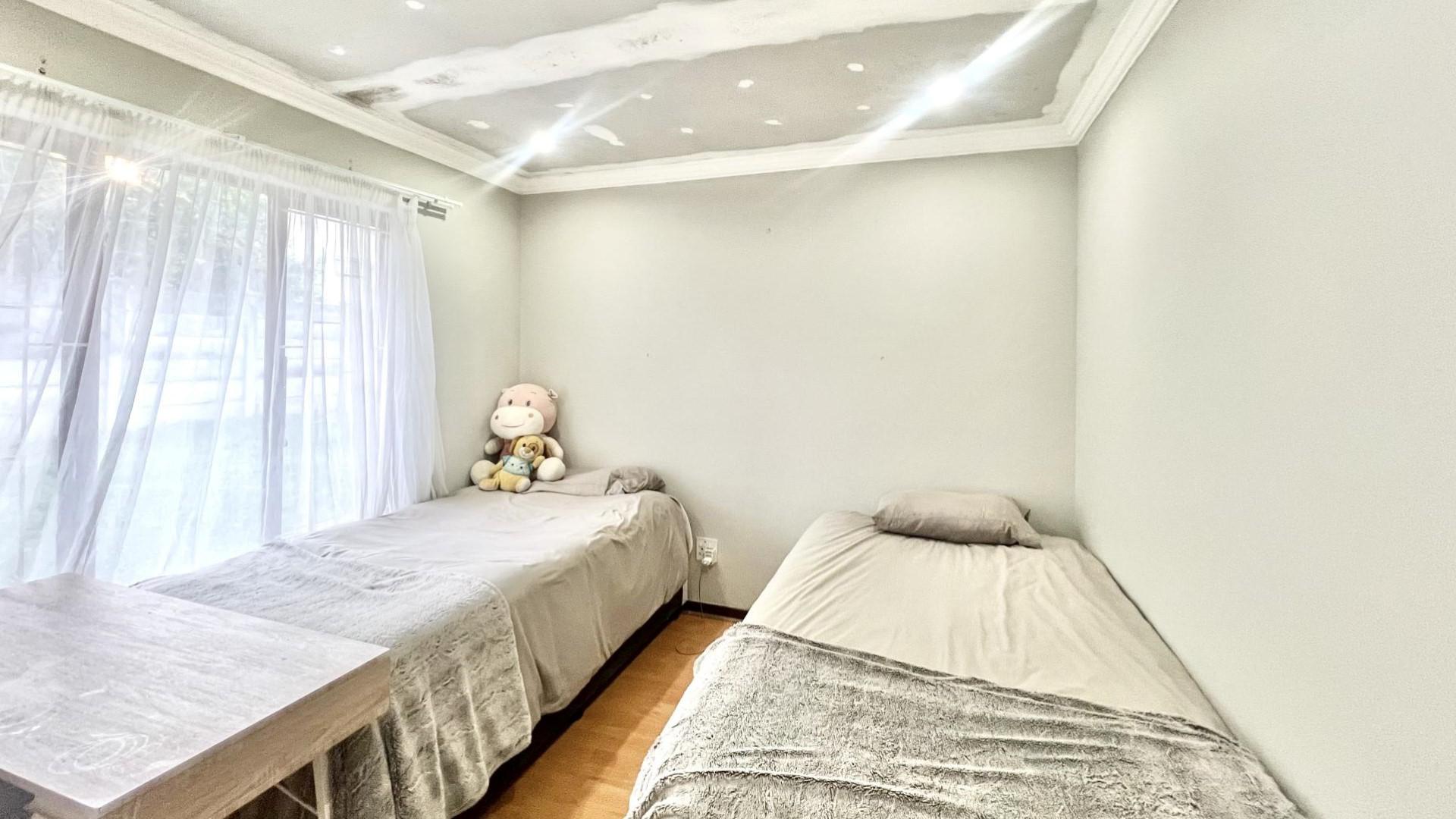 Bed Room 2 - 12 square meters of property in Pelham