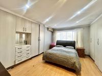 Main Bedroom of property in Pelham