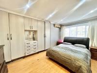 Main Bedroom of property in Pelham