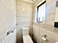 Bathroom 1 of property in Pelham