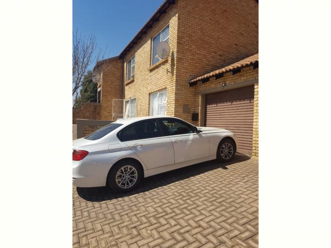 2 Bedroom Sectional Title for Sale For Sale in Wilgeheuwel  - MR437828