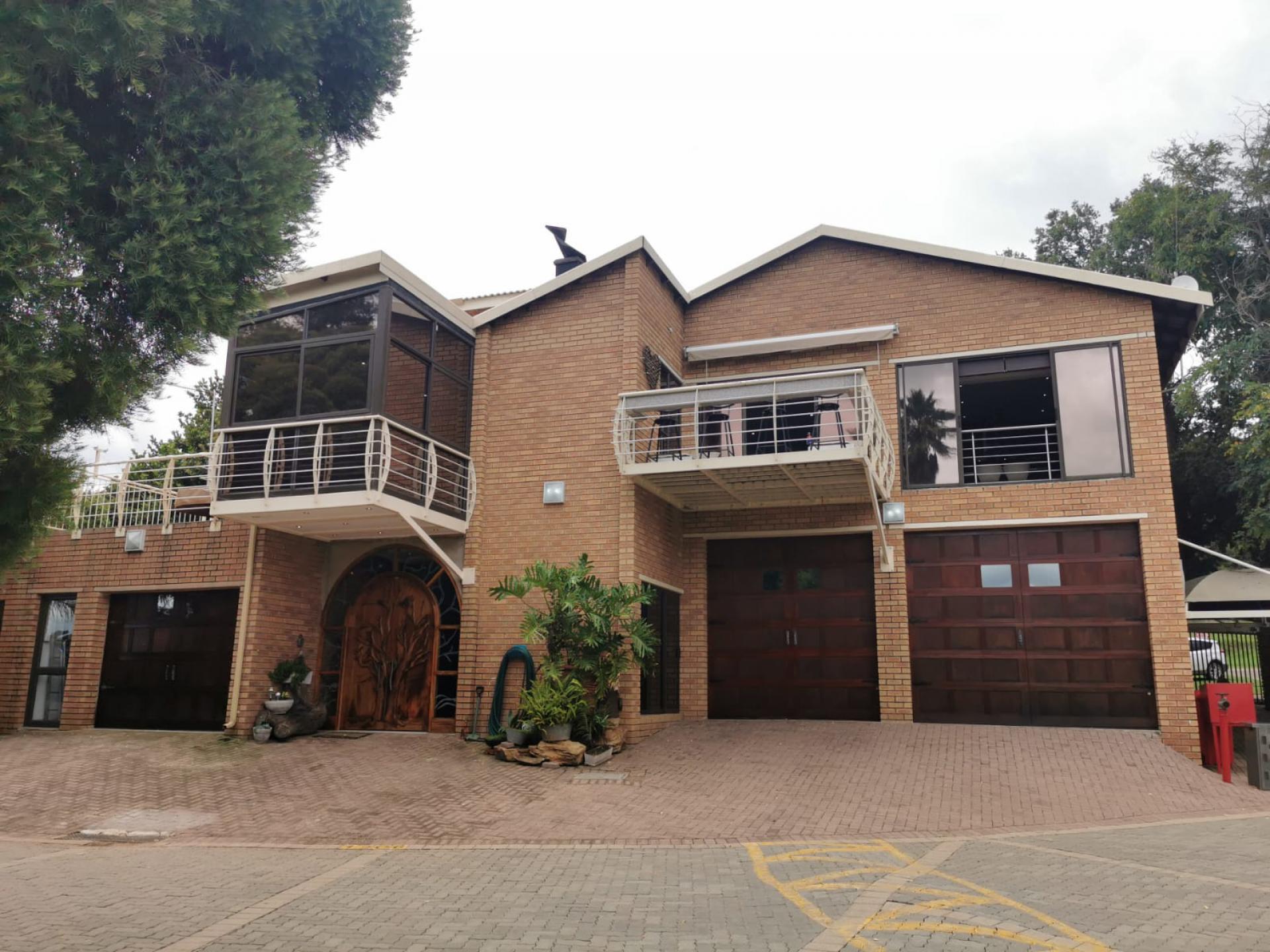 House for Sale For Sale in Bronkhorstspruit MR437857 MyR