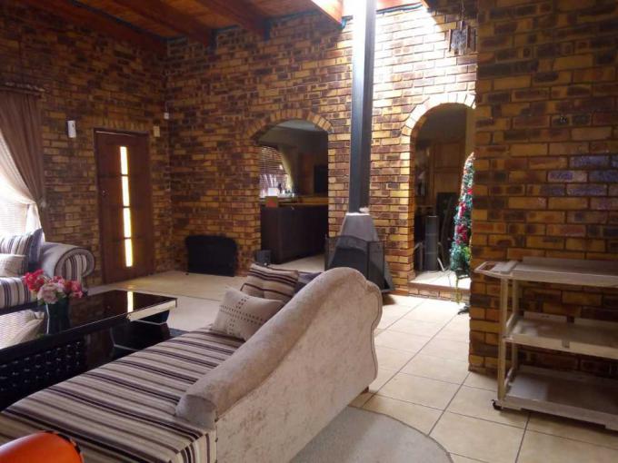 3 Bedroom House for Sale For Sale in The Orchards MR437889