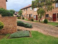 2 Bedroom 1 Bathroom Flat/Apartment for Sale and to Rent for sale in Halfway Gardens