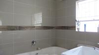 Main Bathroom - 4 square meters of property in Glenanda