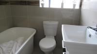 Main Bathroom - 4 square meters of property in Glenanda