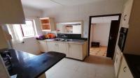 Kitchen - 22 square meters of property in Brackenham
