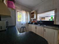 Kitchen - 22 square meters of property in Brackenham