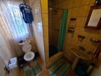 Bathroom 2 - 6 square meters of property in Brackenham