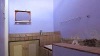 Main Bathroom - 6 square meters of property in Windsor West