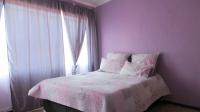Bed Room 2 - 10 square meters of property in Windsor West