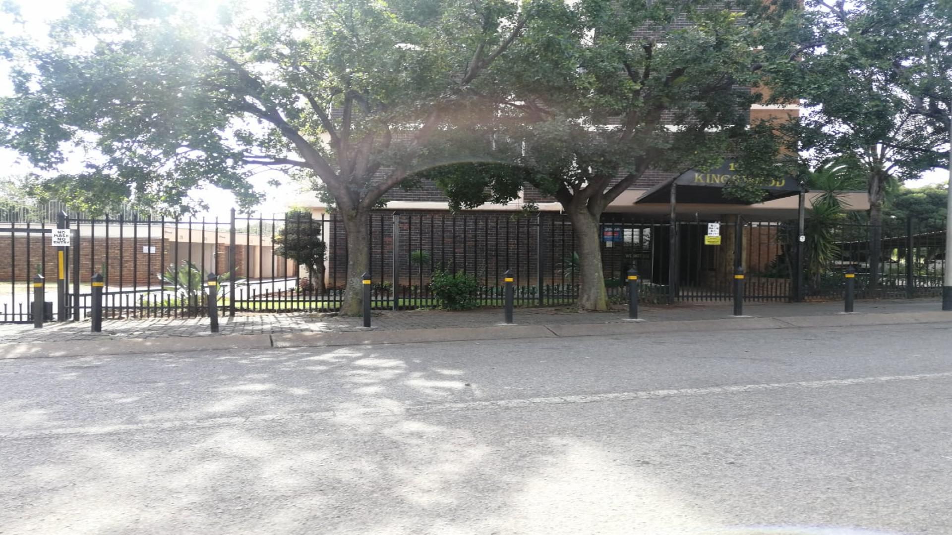 Front View of property in Weavind Park
