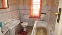 Bathroom 1 - 9 square meters of property in Vereeniging