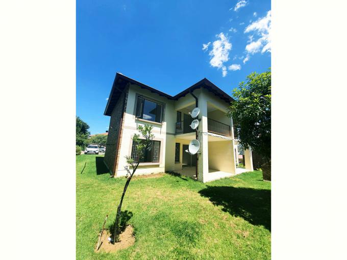 2 Bedroom Sectional Title for Sale For Sale in Wilgeheuwel  - MR438936