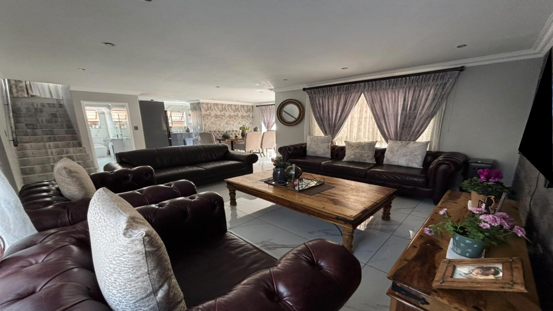 Lounges of property in Bassonia Rock