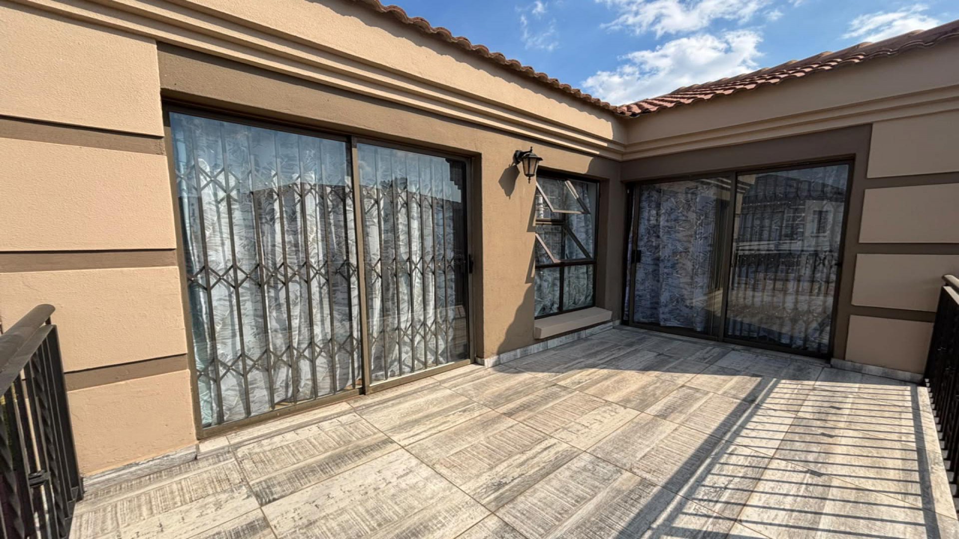 Balcony of property in Bassonia Rock