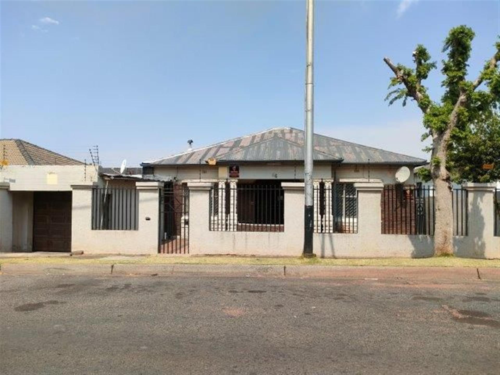 Front View of property in Mayfair West