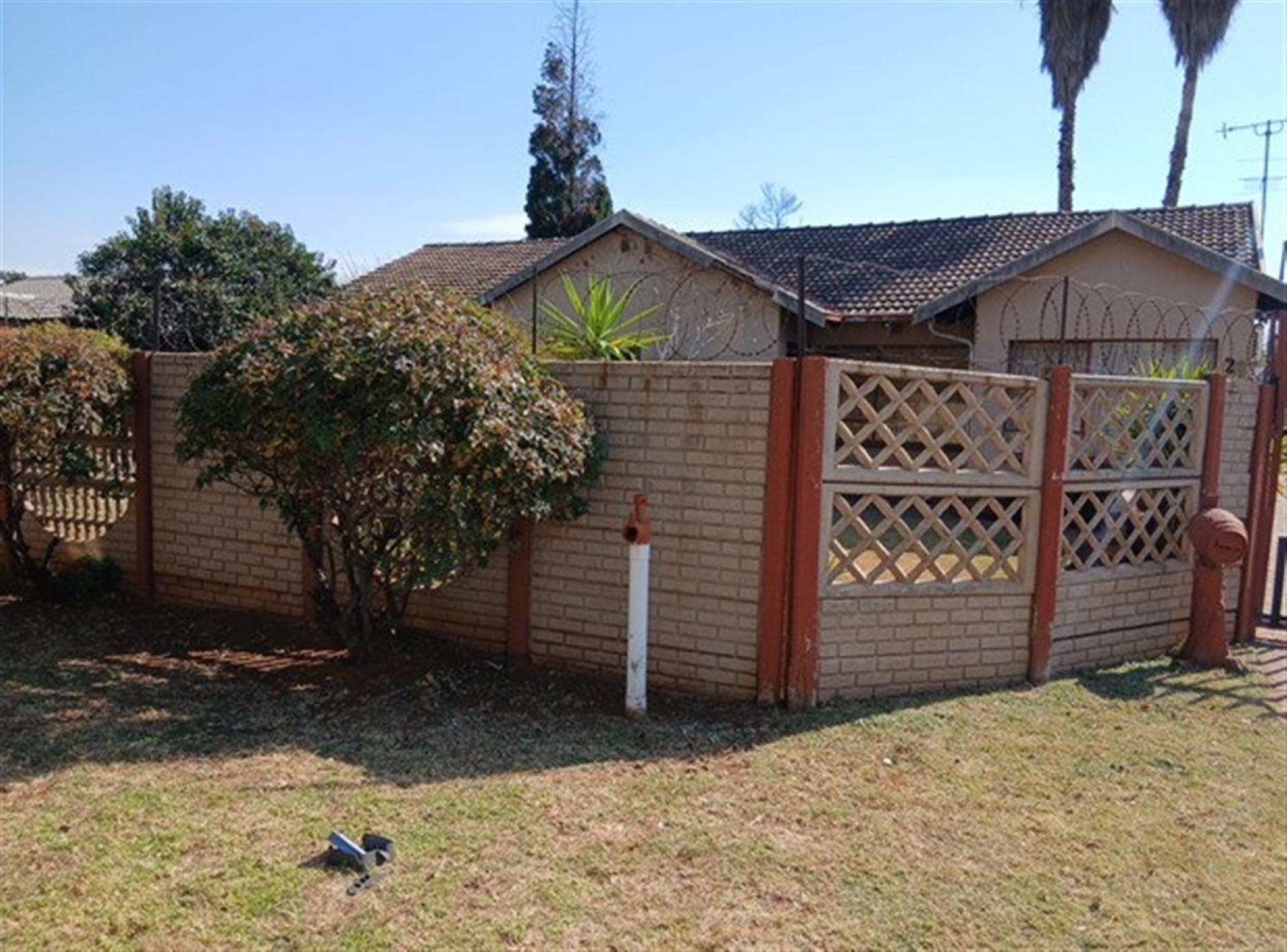 Front View of property in Mayberry Park