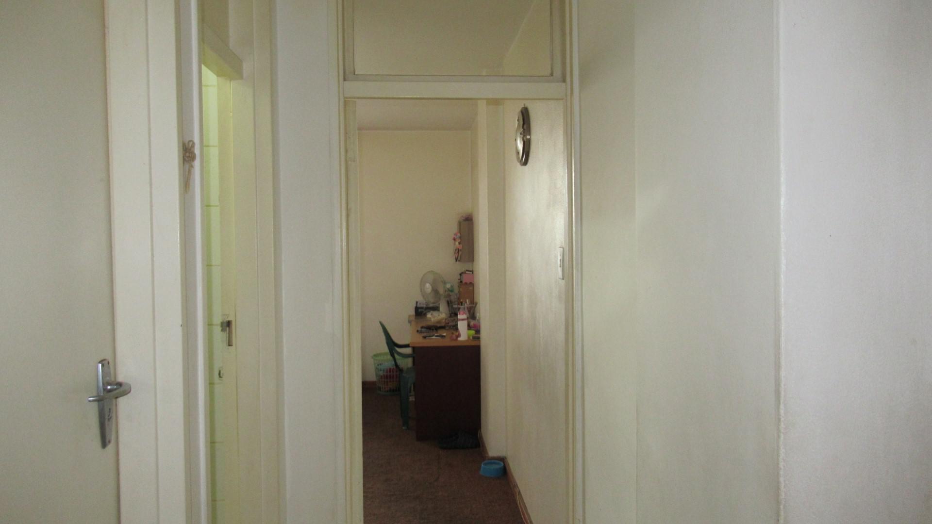 Spaces - 11 square meters of property in Kensington - JHB