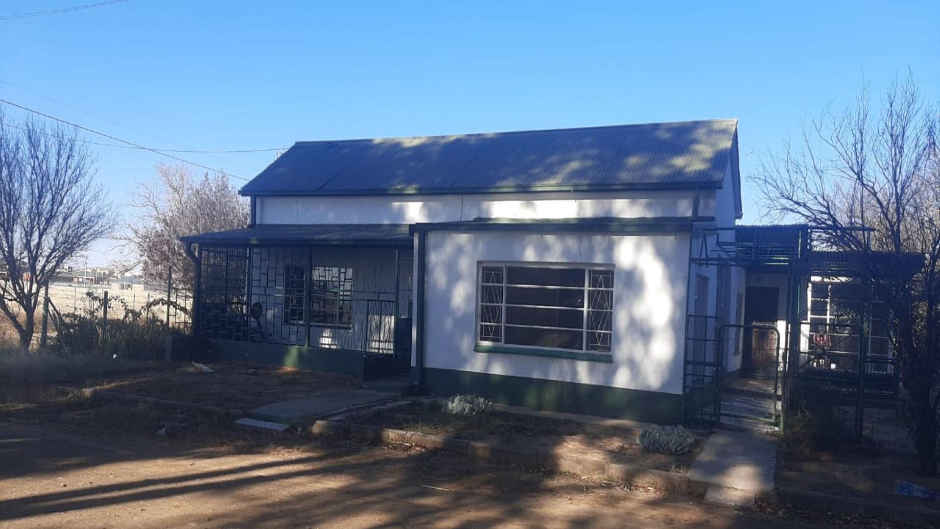 Front View of property in Trompsburg