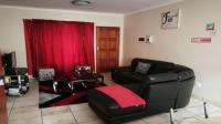 Lounges - 15 square meters of property in Waterval East