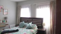 Main Bedroom - 15 square meters of property in Rynfield AH