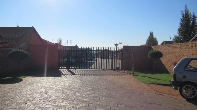 3 Bedroom Sectional Title for Sale For Sale in Protea Glen - Home Sell - MR441947