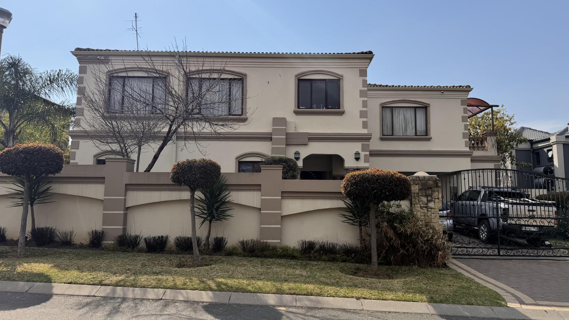 Front View of property in Sagewood