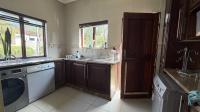 Kitchen of property in Sagewood