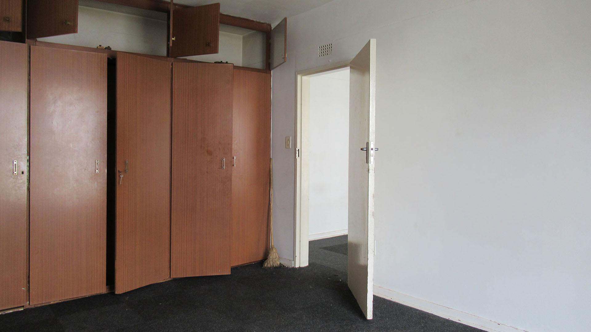 Bed Room 1 - 18 square meters of property in Kempton Park