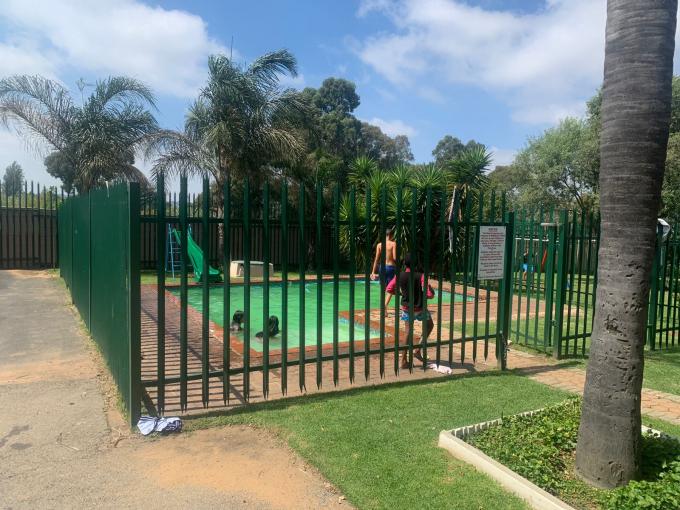 3 Bedroom Sectional Title to Rent in Groblerpark - Property to rent - MR442942