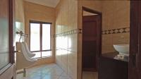 Bathroom 2 - 9 square meters of property in Colbyn