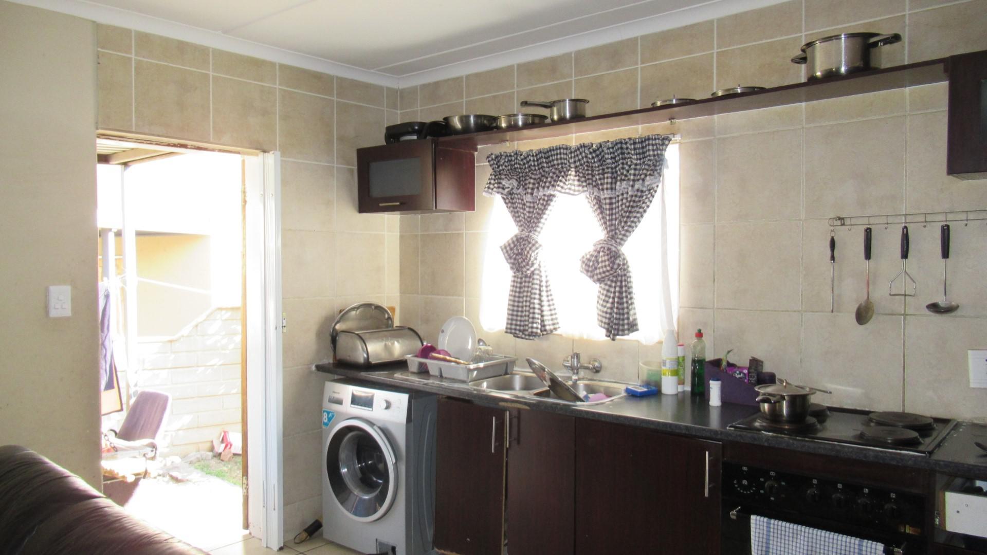 Kitchen - 13 square meters of property in Vanderbijlpark