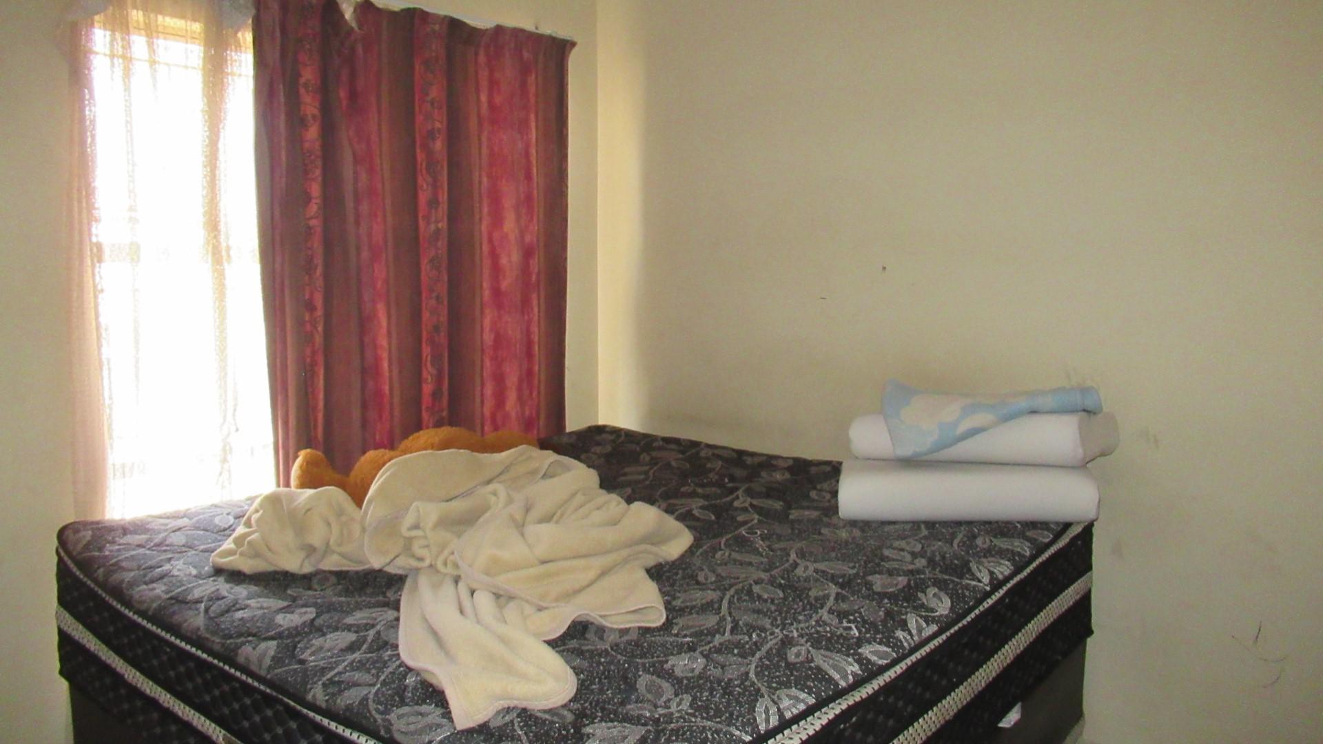 Bed Room 1 - 12 square meters of property in Vanderbijlpark