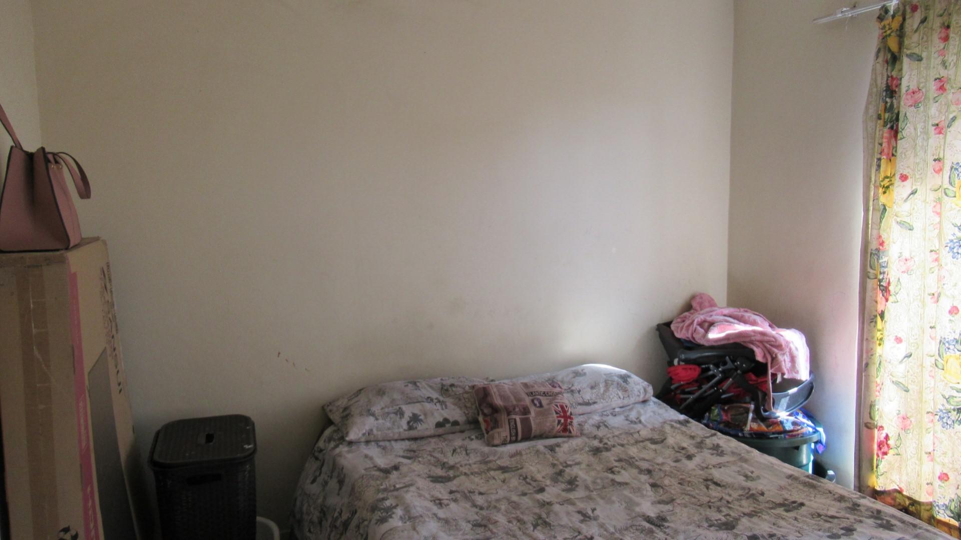 Main Bedroom - 12 square meters of property in Vanderbijlpark