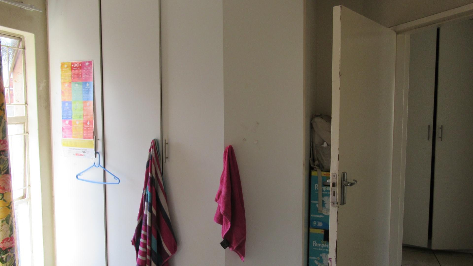 Main Bedroom - 12 square meters of property in Vanderbijlpark