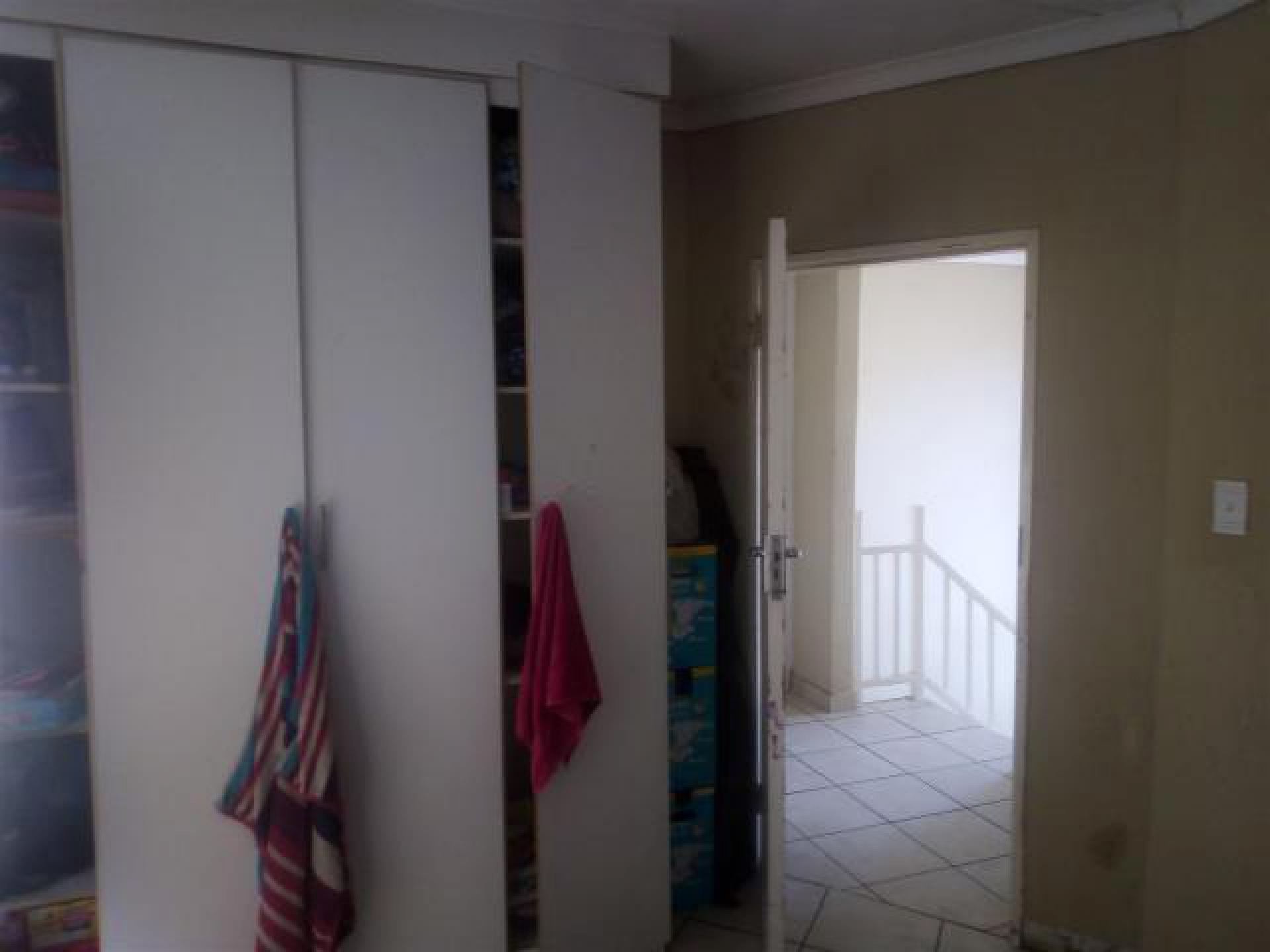 Bed Room 1 - 12 square meters of property in Vanderbijlpark