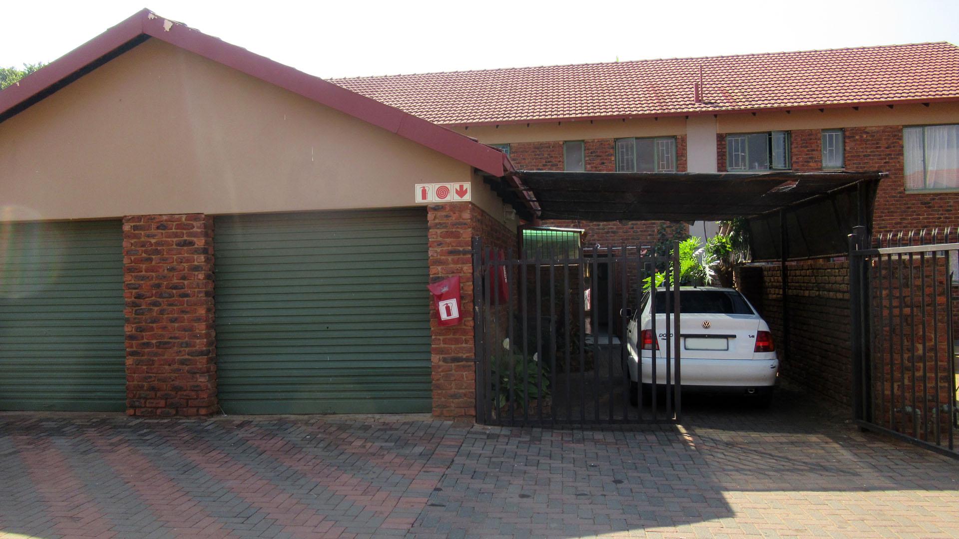 Front View of property in The Orchards