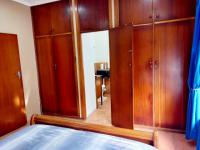Bed Room 1 - 16 square meters of property in Uvongo