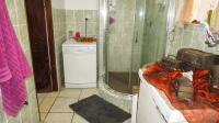 Main Bathroom - 15 square meters of property in Uvongo